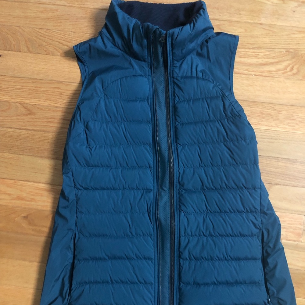 Lululemon Running Vest -zip two ways!